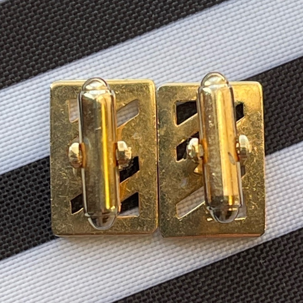 Shields Fifth Avenue Gold Rectangle Cufflinks - Picture 12 of 13